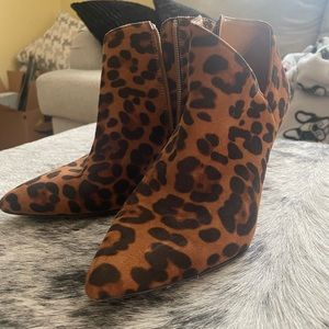 Jessica Simpson heels